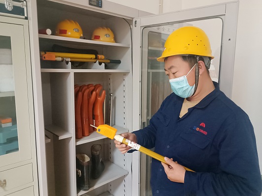 机建厂进行安全设施互检    李富强   摄.jpg